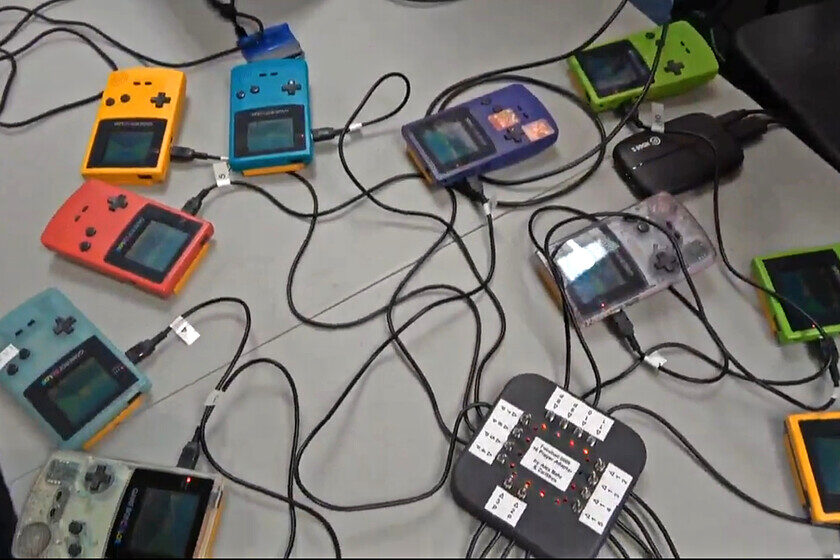 16 Personas Pueden Jugar Un Shooter De Game Boy Tras 33 Anos
