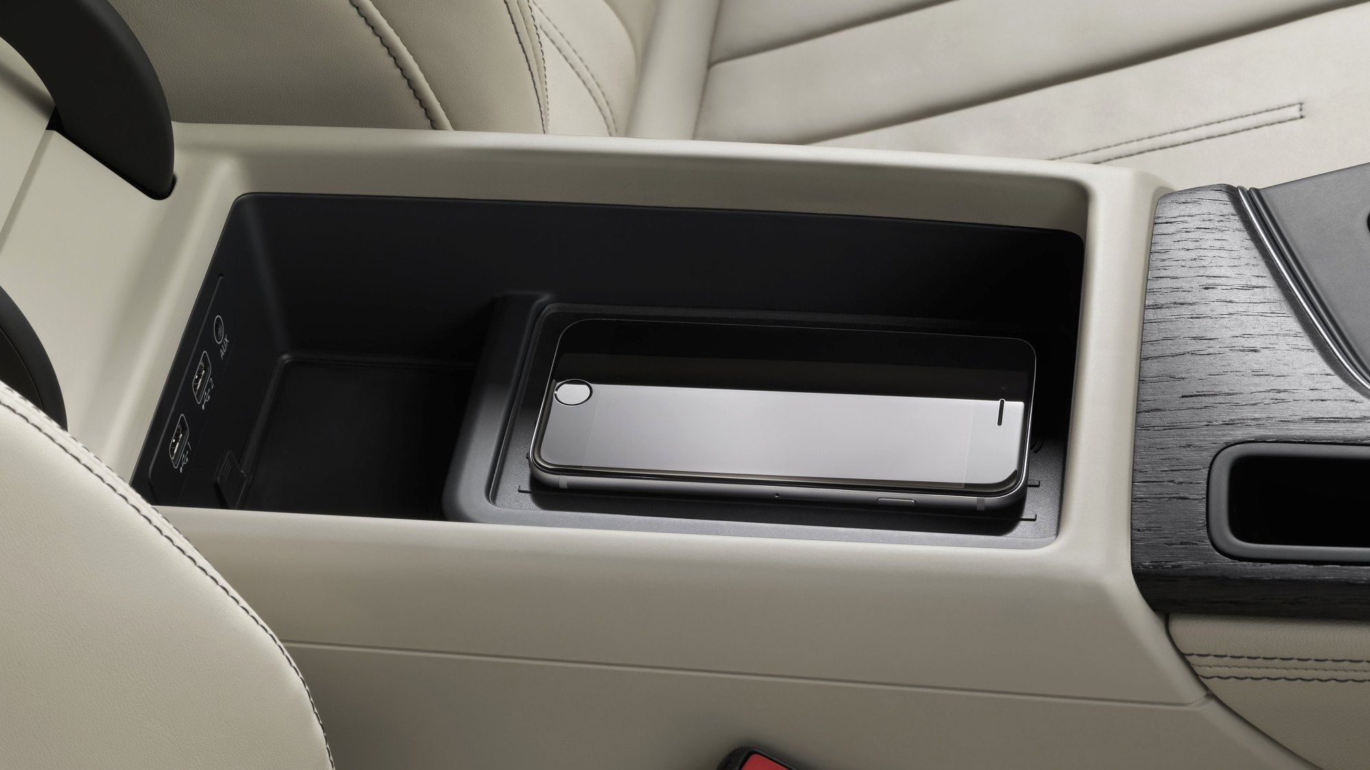 Añadir carga inalámbrica a tu coche: guía práctica y fácil