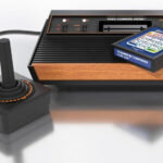 Atari 2600 Retro Modernizada Con Diez Juegos Y Mando Incluido