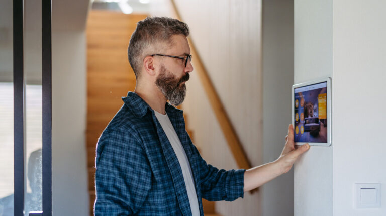 Cinco Accesorios Economicos Para Un Hogar Inteligente Y Lujoso