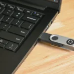 Encuentra actualizaciones de BIOS y verifica la versión instalada