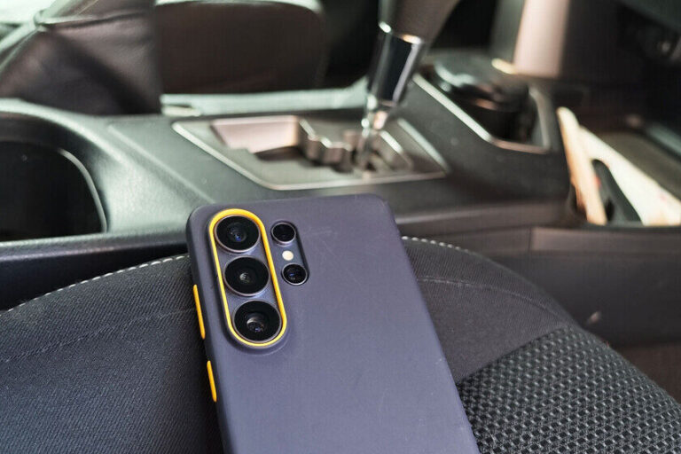 Multa De 200 Euros Por Movil Suelto En El Coche Detalles Legales
